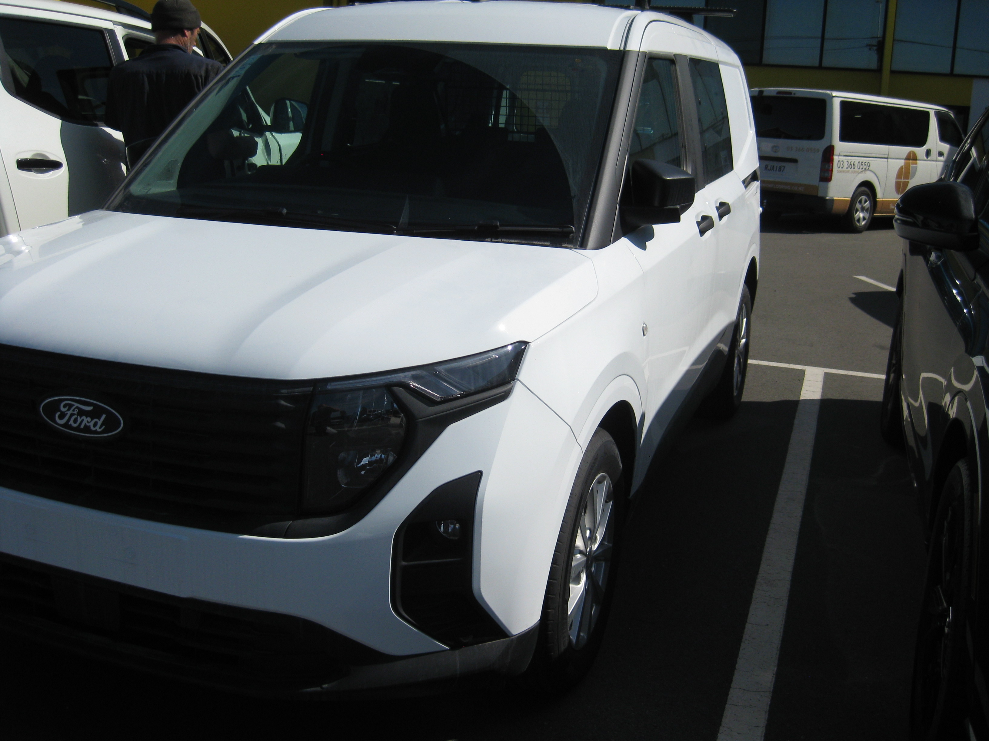 FORD TRANSIT COURIER VAN 2024-CURRENT